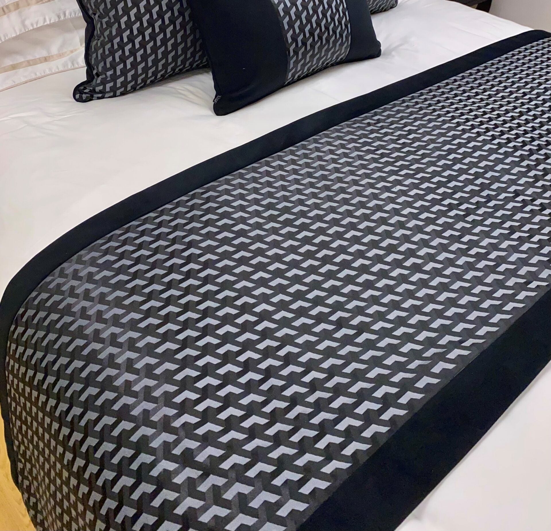 Bed Throws & Runners